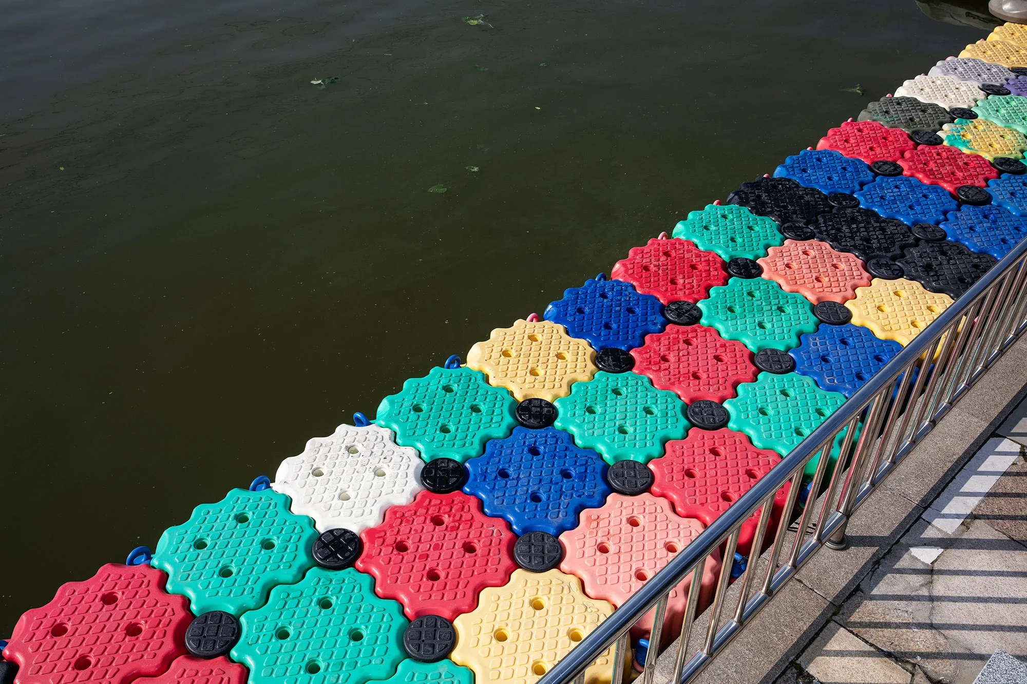 Roto-molded Floating Dock Modular Floating Pontoon Dock Blocks Modular Floating Pontoon customization color Floating Platforms