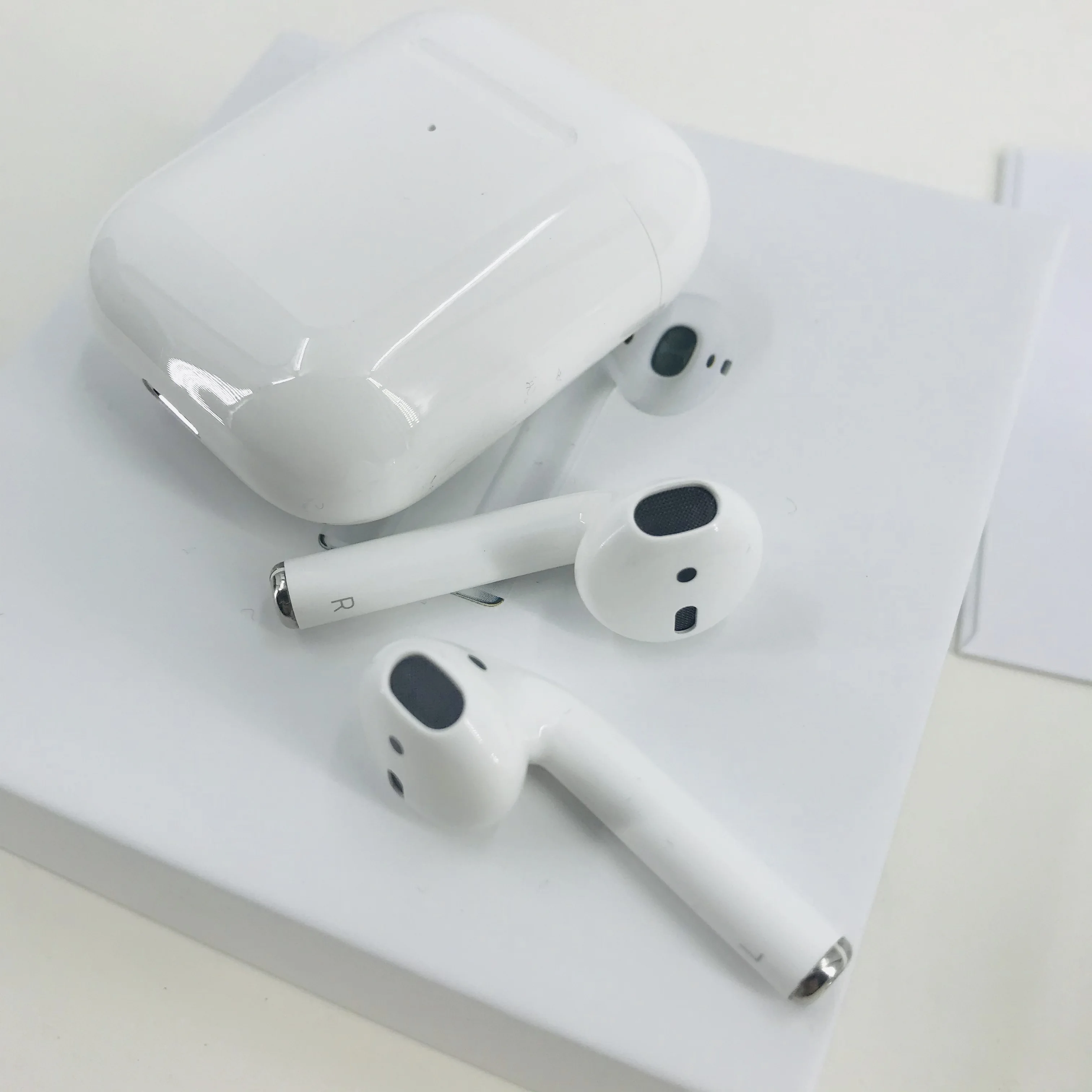 AIR Gen 2 лучшие беспроводные наушники TWS