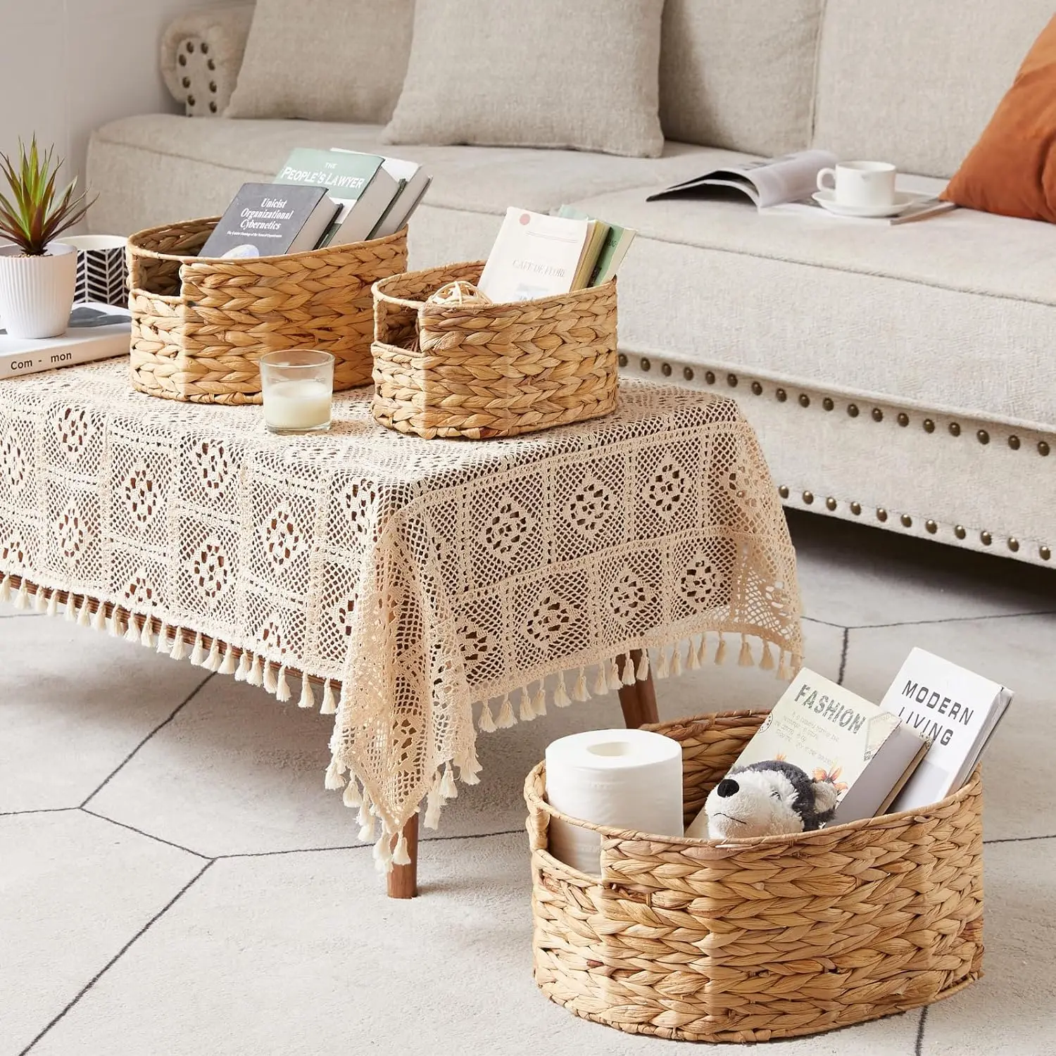 Wicker basket A circular wicker storage basket with a built-in handle for tissue A large storage basket for shelves