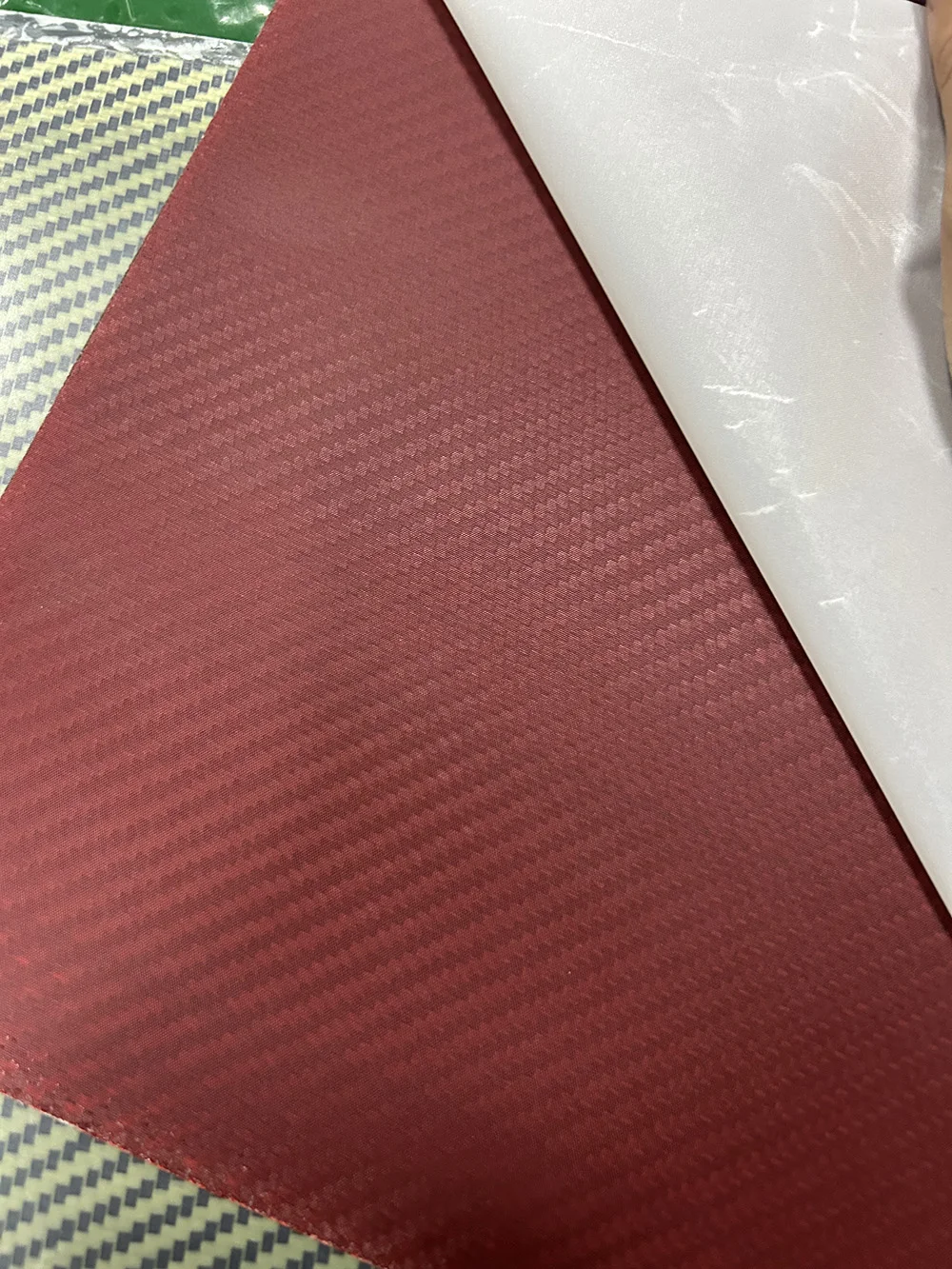 Popular Hybrid Shape Thermoformed Unibody Raw Texture Feature 100% Red Kevlar Facing Material with Extra Level of Grab and Feel