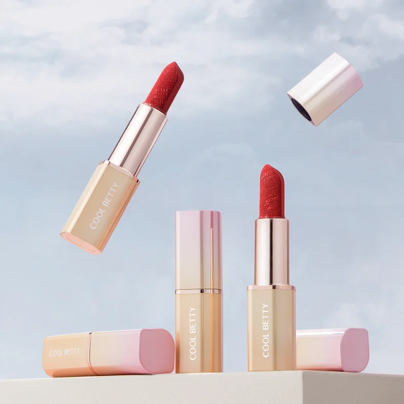 Custom logo high quality pink lip stick wholesale carving long lasting moisturizing magnetic creamy matte lipstick