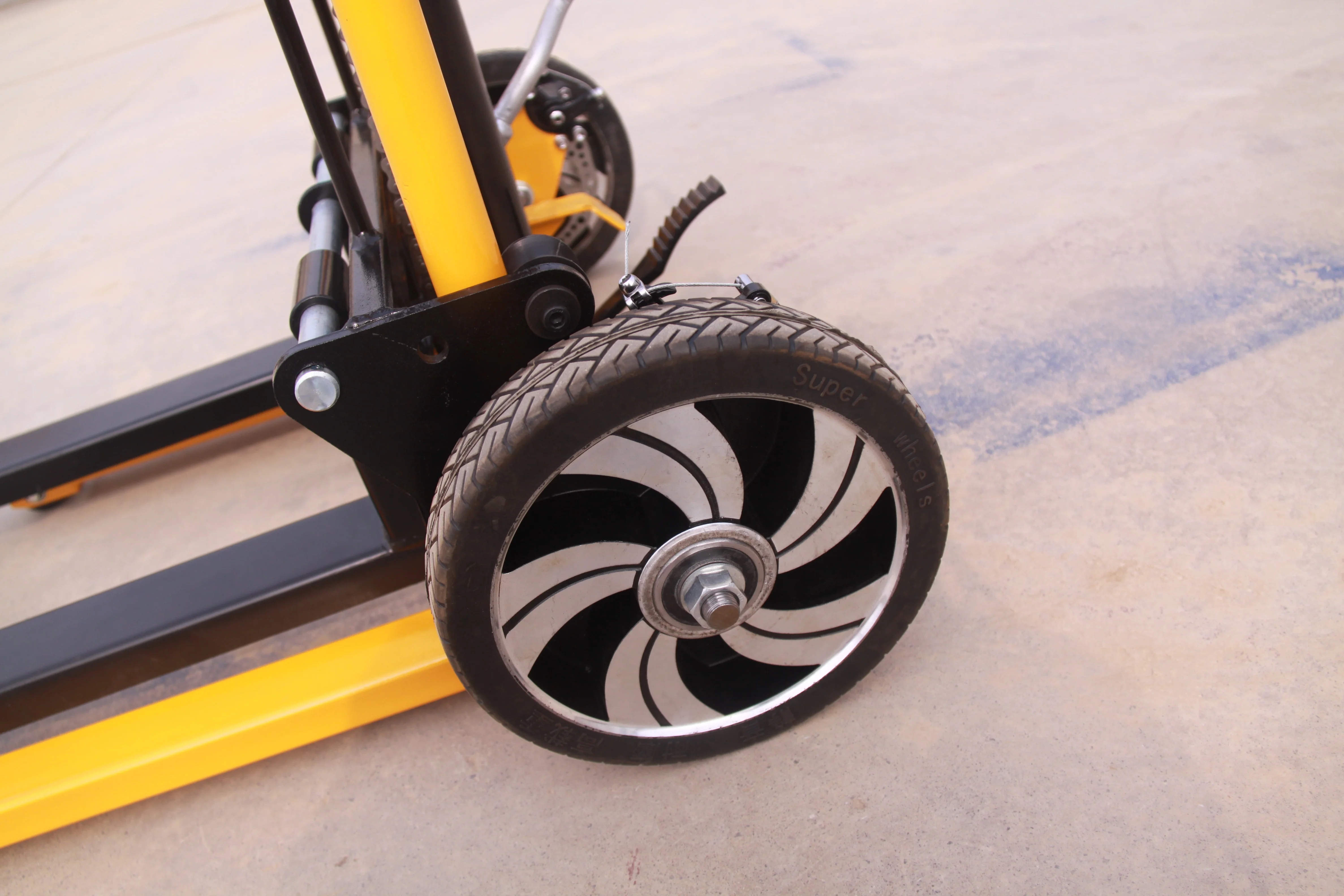 
0.2t 900mm lifting manual reach stacker price 