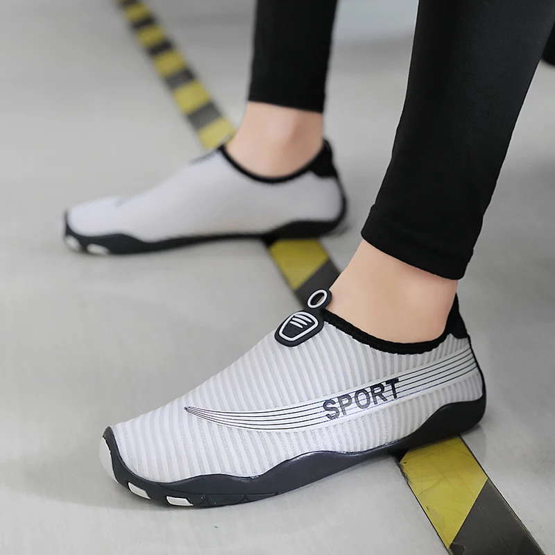 2022 Adult Unisex Flat Water Outdoor Swimming Soft Cushion Beach Diving Shoes Walking Lover Yoga Aqua Shoes
