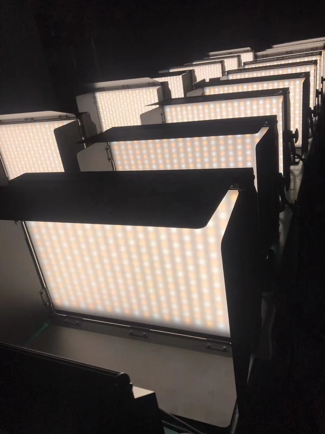 Simar 200W Big Power Professional High CRI Import LED TV Studio Light