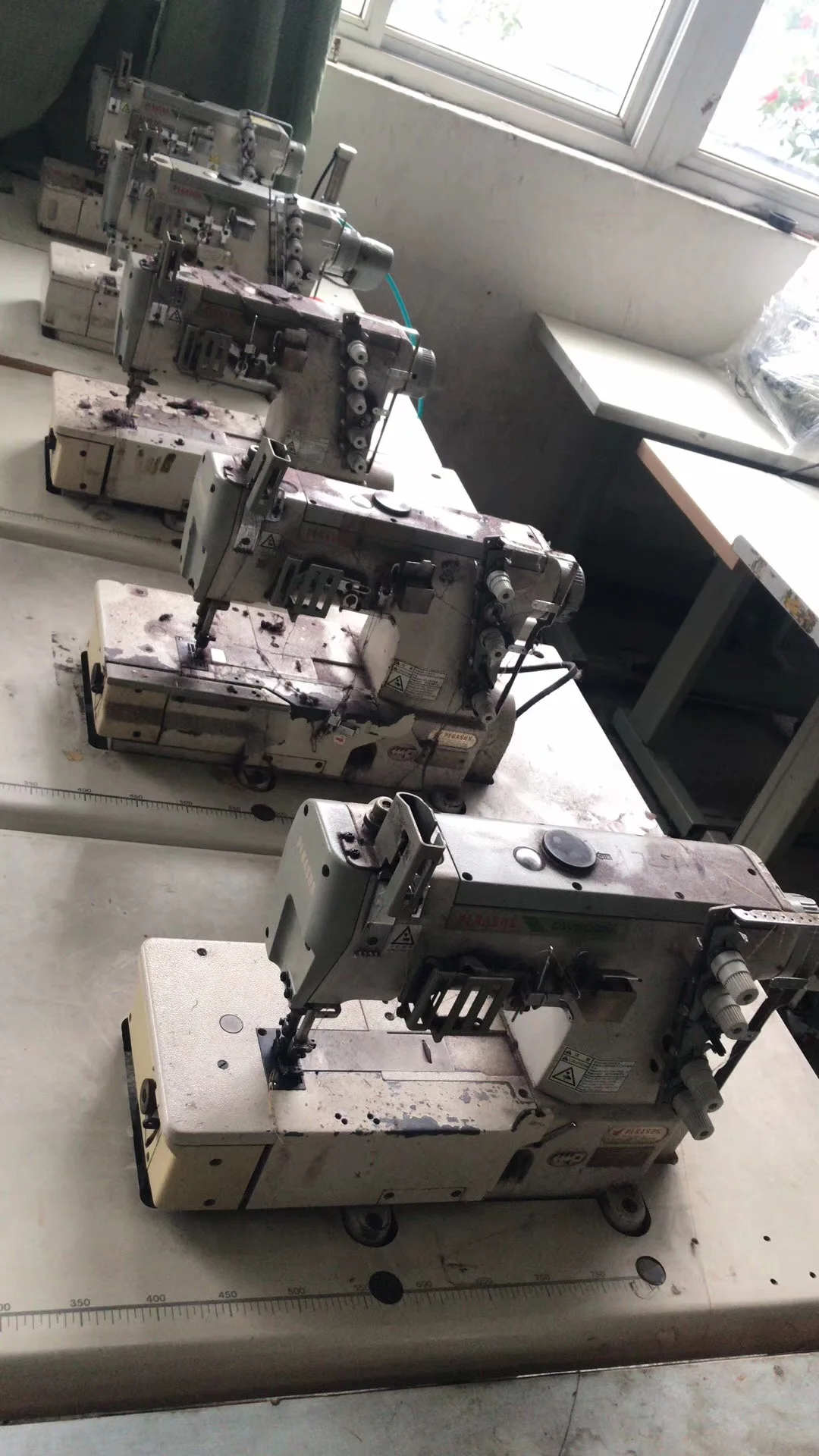 High Speed PEGASUS W500 Three-needle Five-thread Sewing Machine Best Price