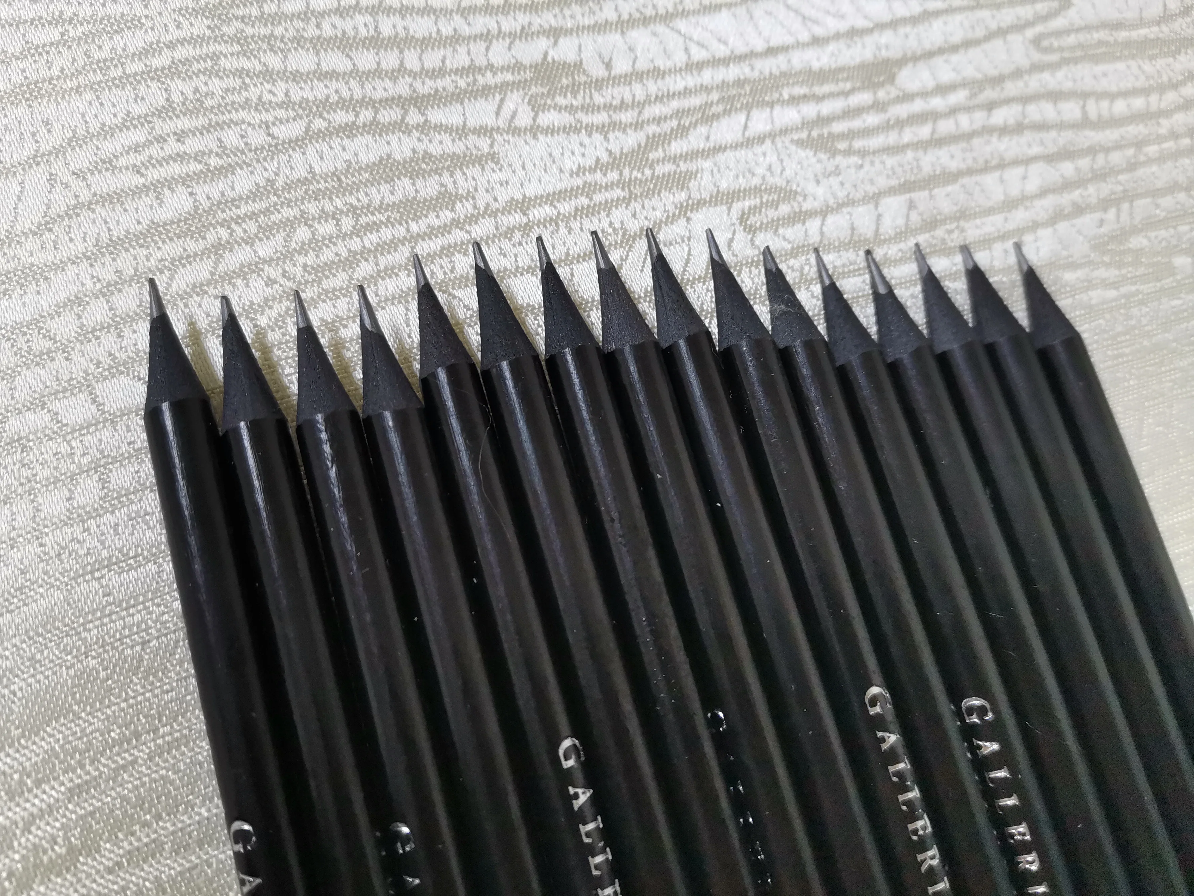  Круглая карандаш HB Fancy Blackwood с украшением на верхней части