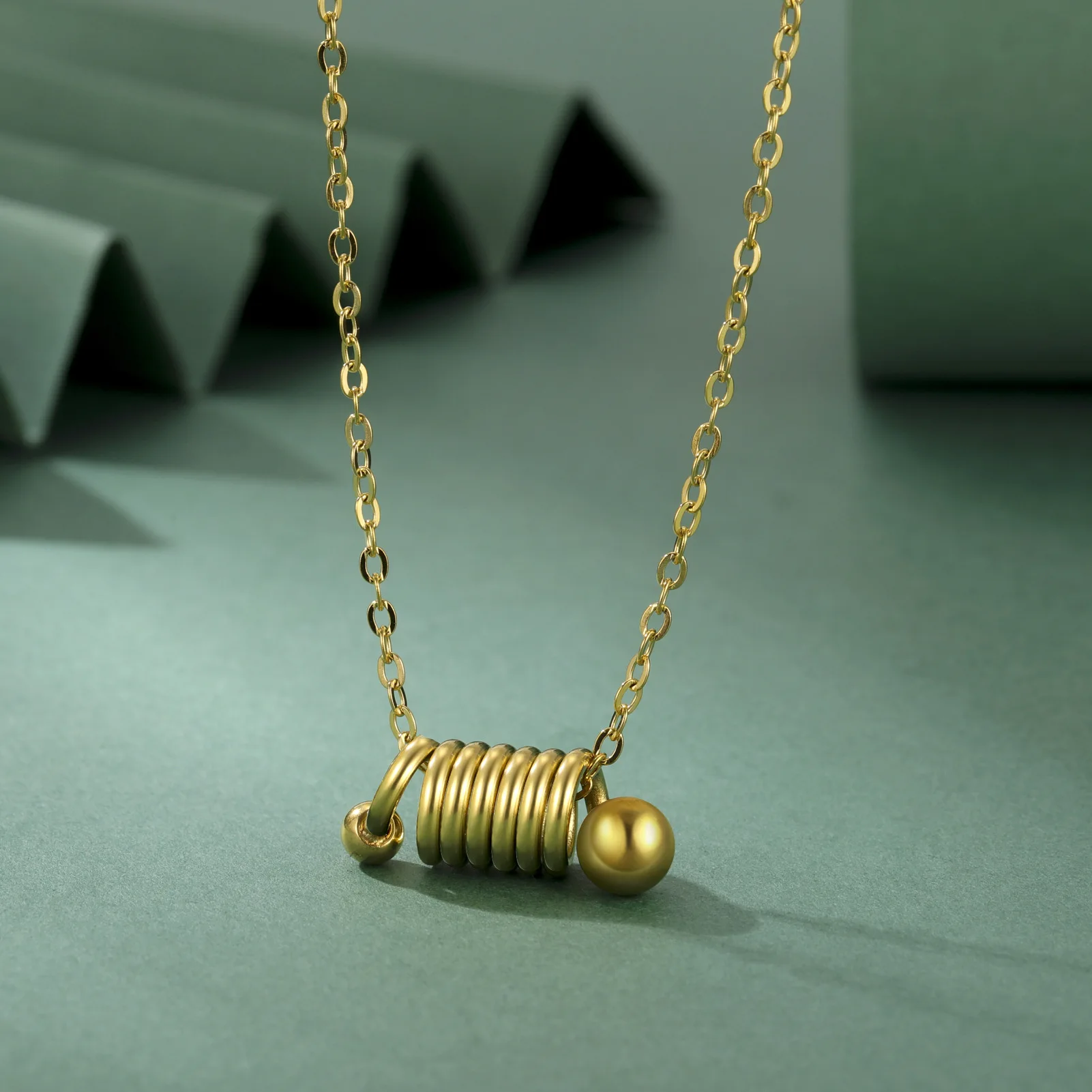 Creative Stainless Steel Necklace Spring Shape Pendant Necklaces for Women Gold Color Party Outdoor Accessories Jewelry Gift