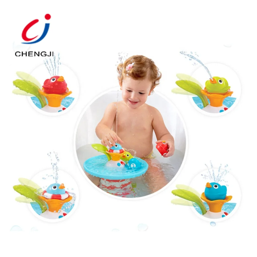 Eco-friendly kids spray water duck set float baby bath animal toy with music