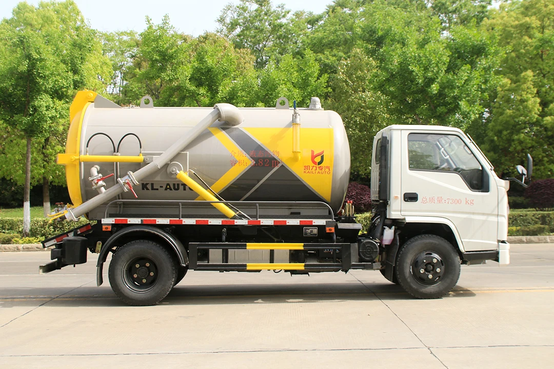 China Shunda 4*2 Sewage Suction Trucks 5 cubic meters  Sewage Sludge Suction And Transportation Truck