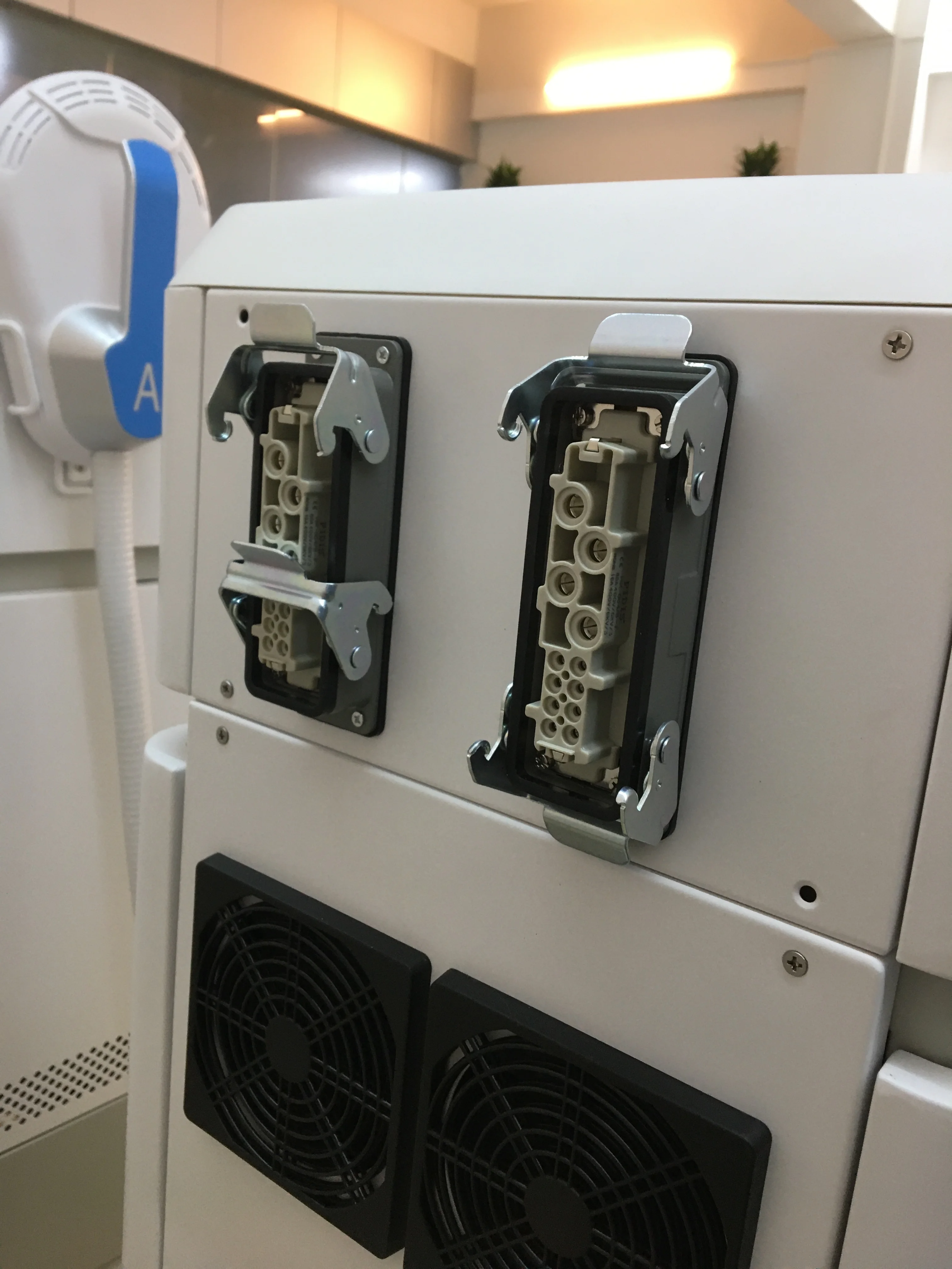 2023 Professional Body Slimming Neo EMS Muscle Sculpt Stimulator Portatil 15 Tesla RF Sculpting Machine With 2 Handles