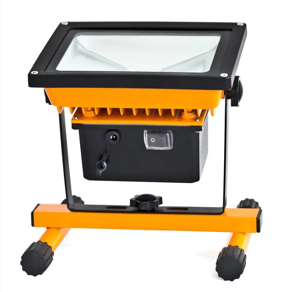 Rechargeable 2000mAh Battery Powered 10W Waterproof LED Flood Spotlights for Outdoor Camping Emergency