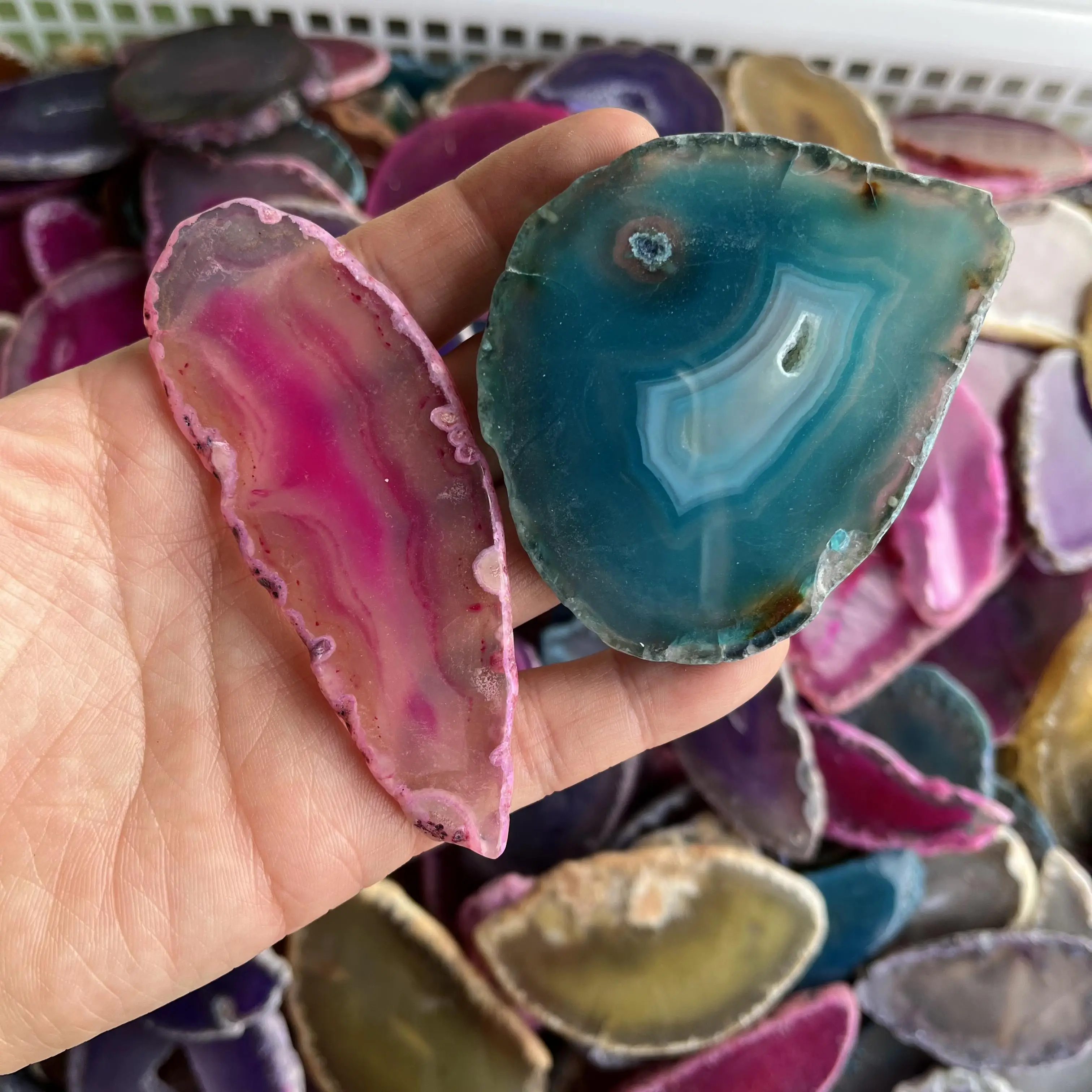 Bulk wholesale natural quartz crystal agate slice stone aura colorful agate geode quartz slices coaster