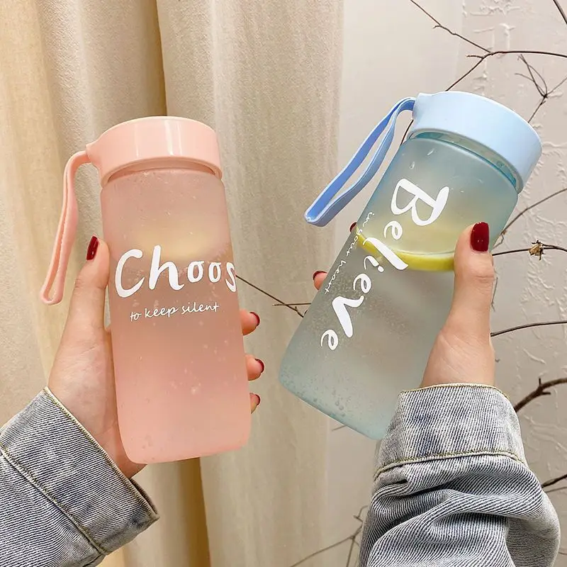 Feiyou Wholesale Cheaper Portable Bouncing Cup Frosted Sport Bottle Water 600ml Clear Plastic Water Bottles with Wrist Strap