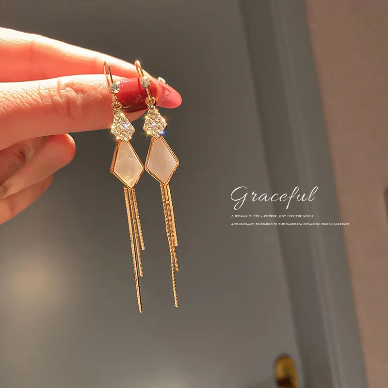 Fashion Exaggerated Long Tassel Personality Diamond Hook Earrings Geometric Design Women Ornaments