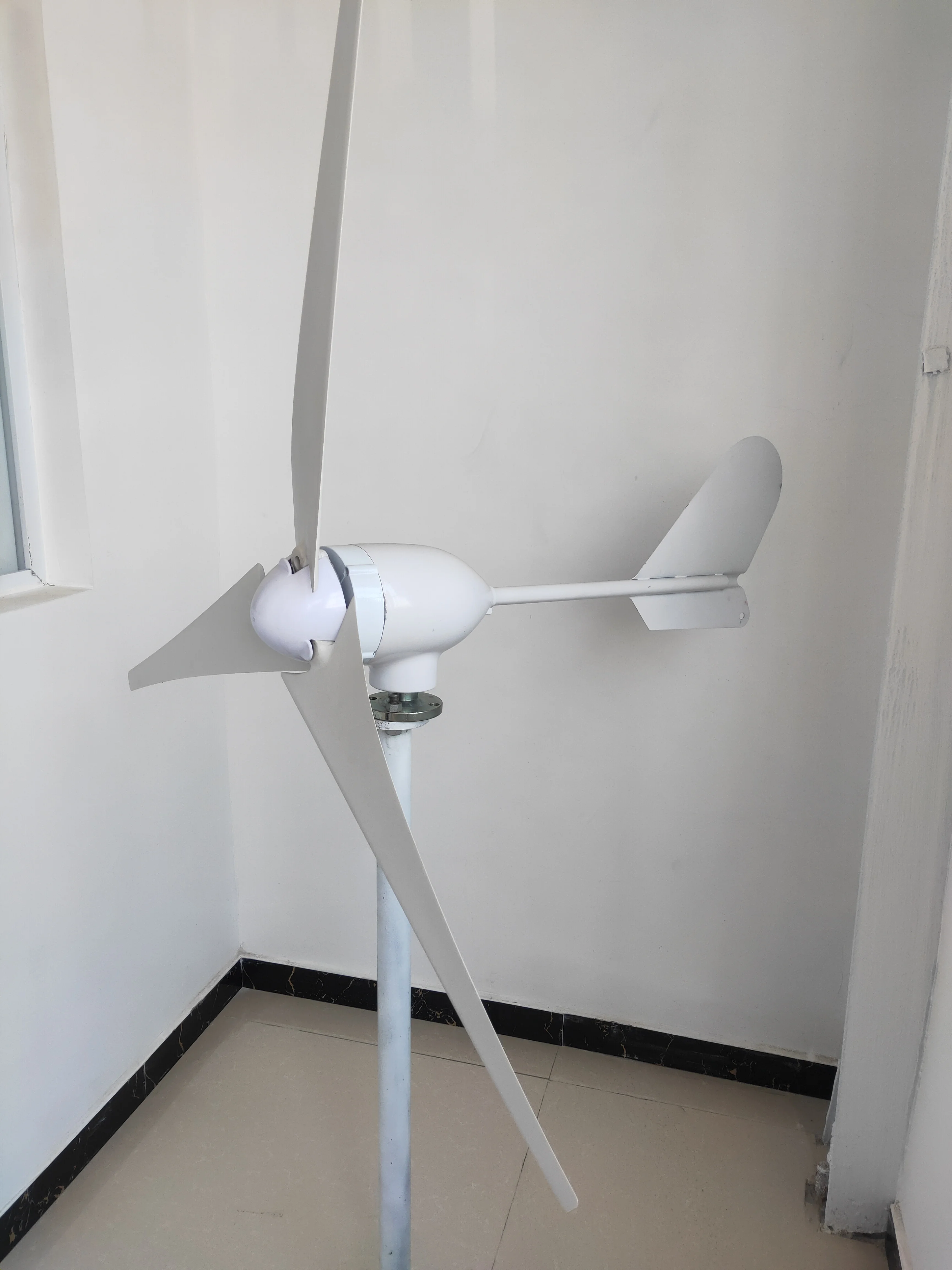 Horizontal axis fan permanent magnet generator aluminum alloy blades M-type 300W-500W 24V household high-speed  MPPT controller