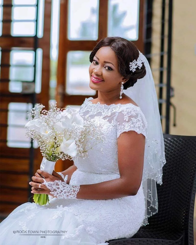 Tulle V Neck Pure White Mermaid Crystal Wedding Dress Beaded Bridal Gowns Long Sleeve