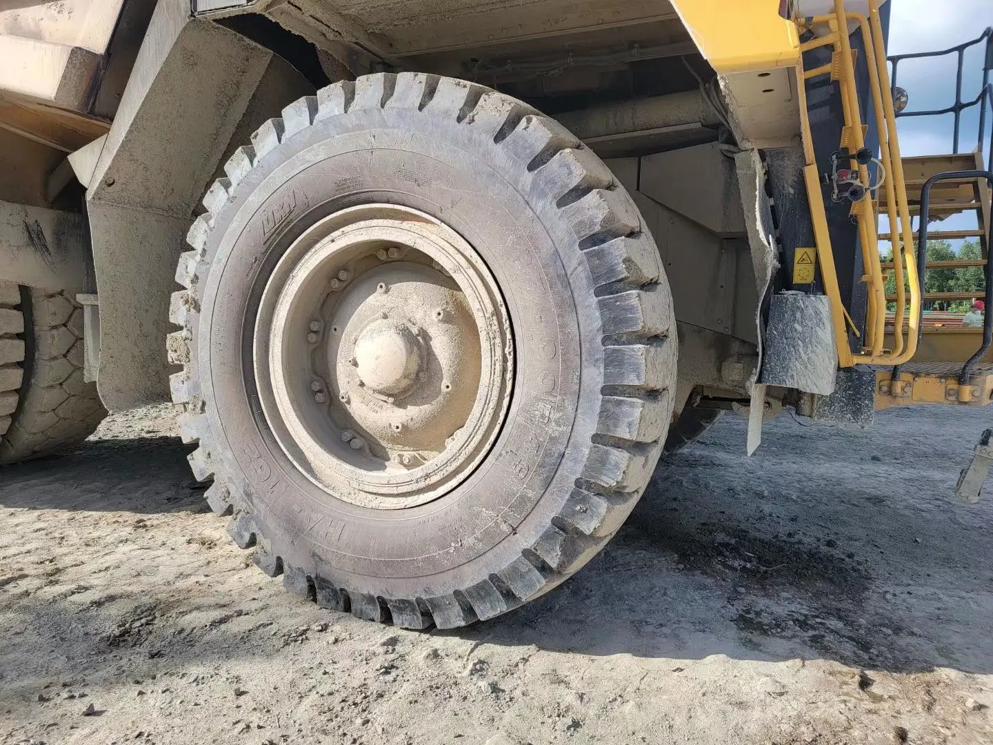 HD785-7 Off-Road Mining Dump Trucks 2013 Used Engineering Construction Machinery Load Capacity 8000 90t 60