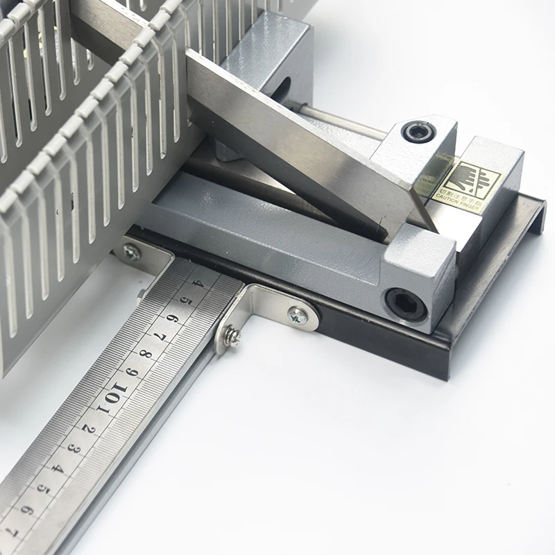 WBO Cable Duct Cutting Equipment Heavy-duty Cable Duct Cutting Tool 4 inches Cutting Max width Electrical wire trough Cutter