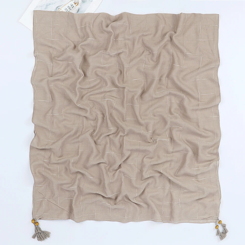 Best Selling Muslim Woman Scarf Large Size Malaysia Grid Printed Hijab Cotton Shawls With Tassels And Wood Beads