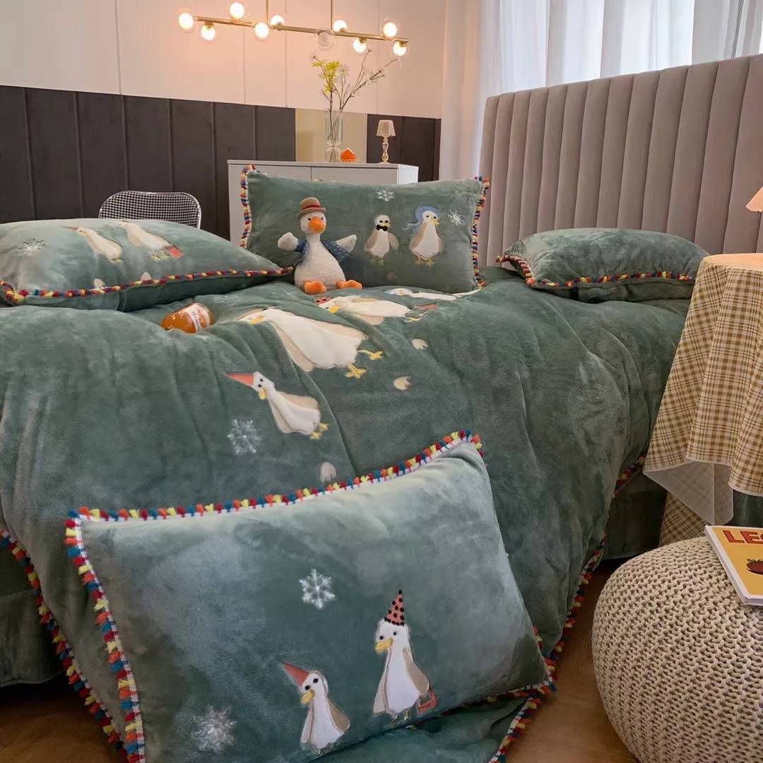 Coral Velvet Fleece Cartoon 100% Microfiber Kids Bedding Sets Children Embroidered Duvet Cover For Winter