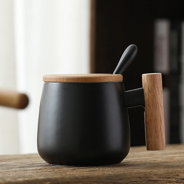 Hot sale gift porcelain mug, lid ceramic cup with lid and spoon, wooden handle ceramic coffee mug