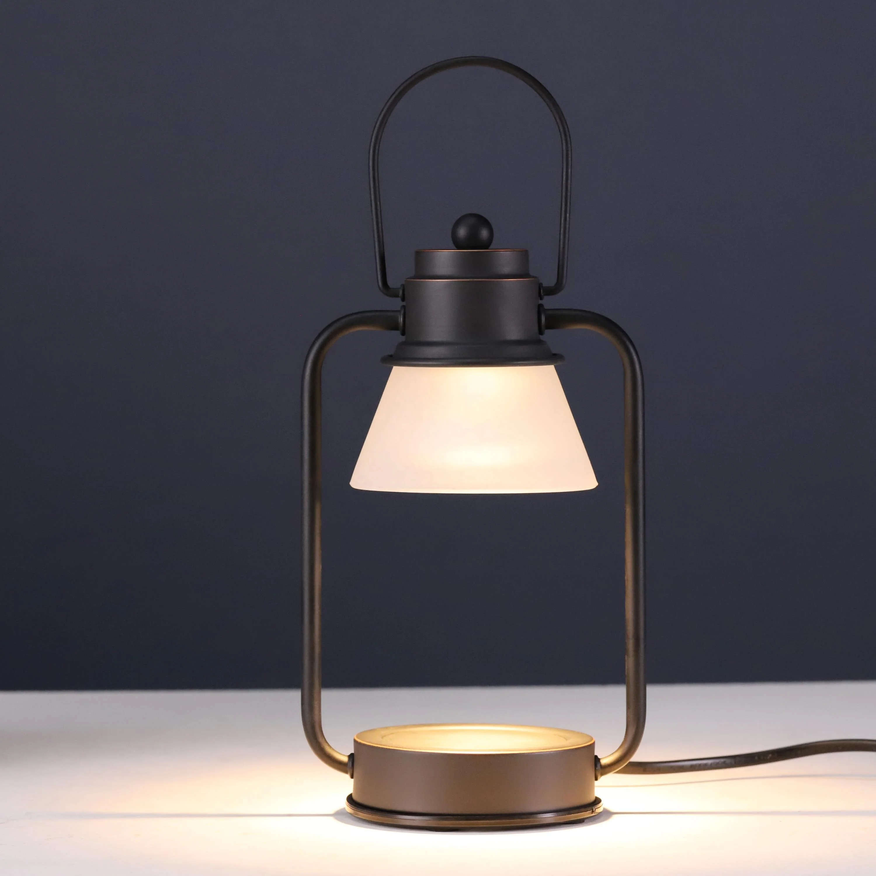 Wholesale 220V CE/KC/UL/PSE/BSMI  Mini Oil Rubbed Bronze Electric Incense burner Candle Warmer Table Lamp Top Down Wax Melter