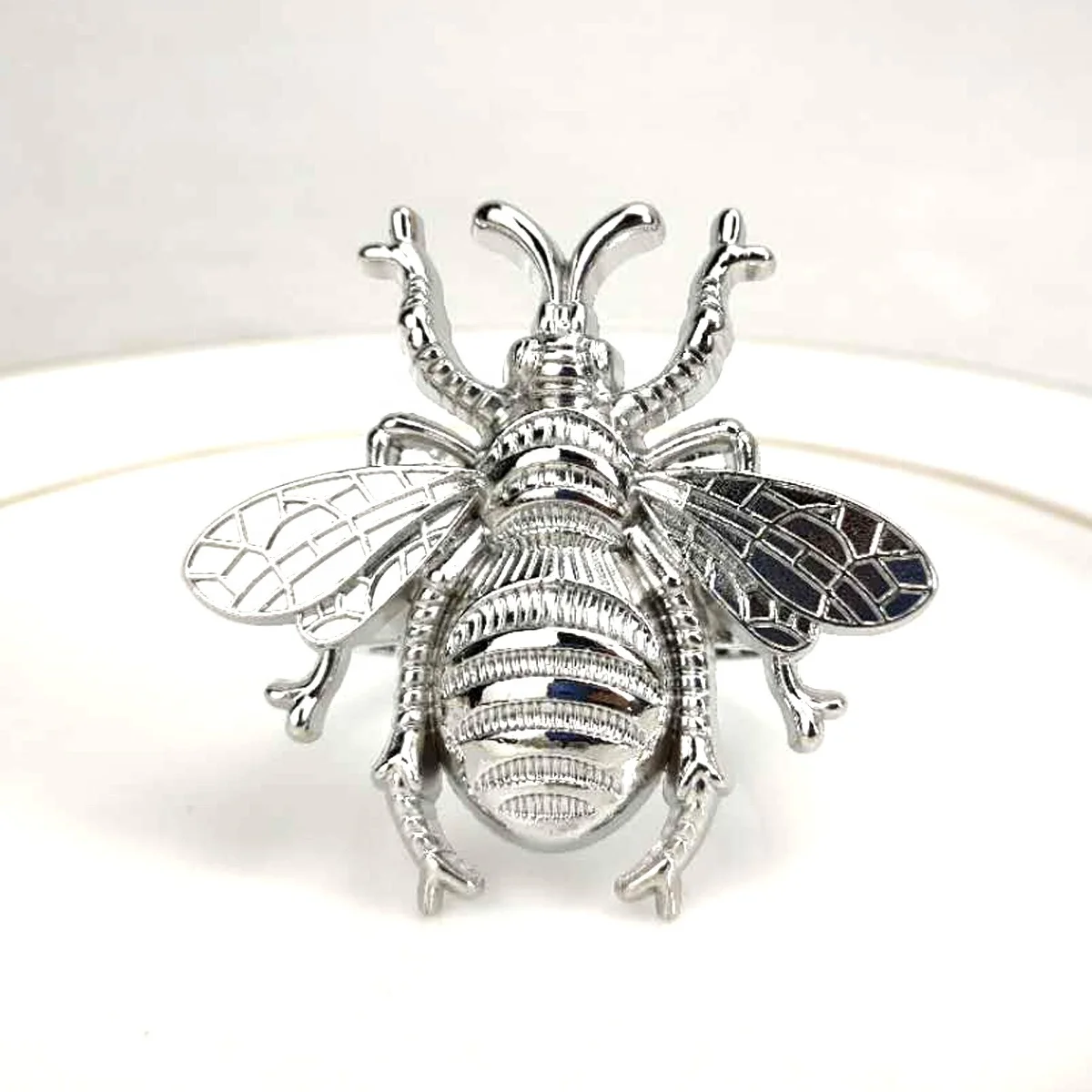 Пружинное позолоченное металлическое кольцо для салфеток в виде насекомого шмеля