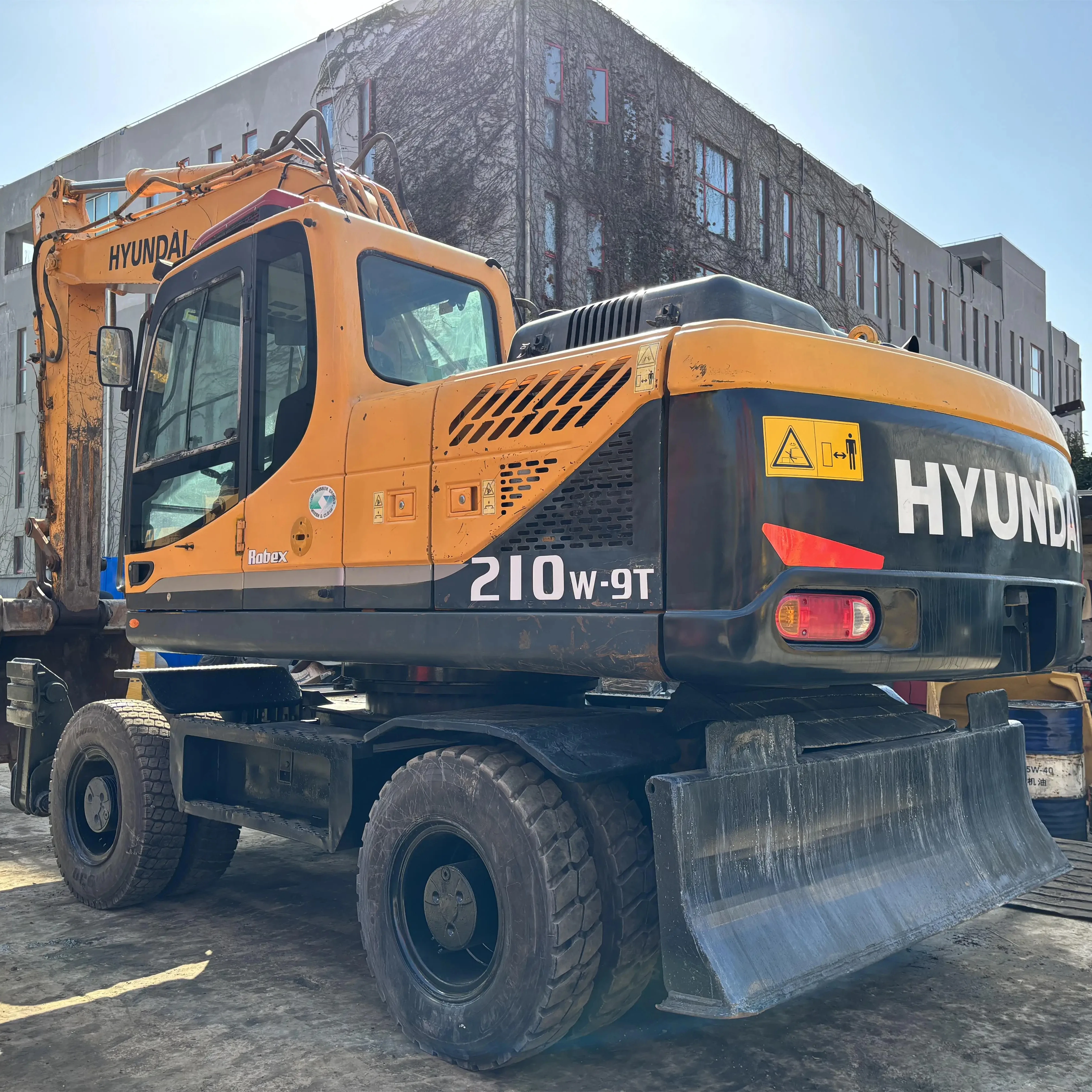 Hyundai Wheel Excavator 210w-9T Excavators Construction Equipments Used Machines for Sale 210w Original Tires Original Condition