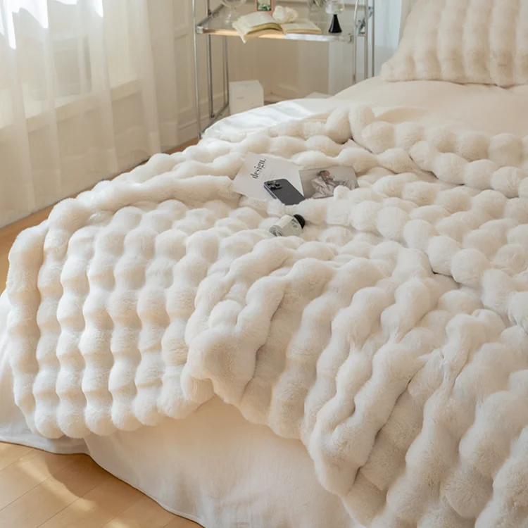 Baby Quilt Blanket 100% Polyester 3d Embossed Bubble Plush Velvet Fleece Dot Minky Fabric Rolls For Cuddle Comfort Baby Blanket