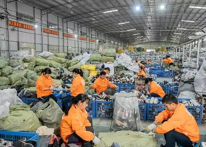 second hand clothes from canada