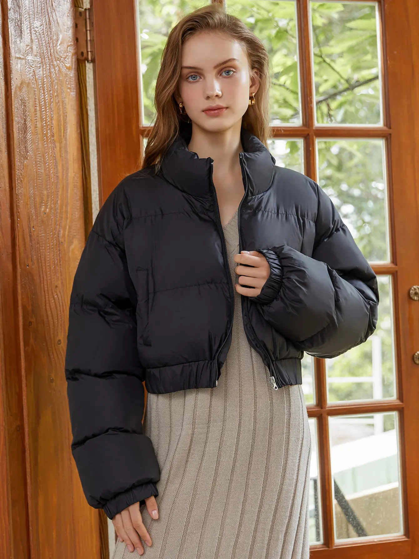 Custom Logo Funnel Collar Wholesale Winter Warm Clothes Coat Long Sleeve Black Crop Waterproof Puffer Jacket Women