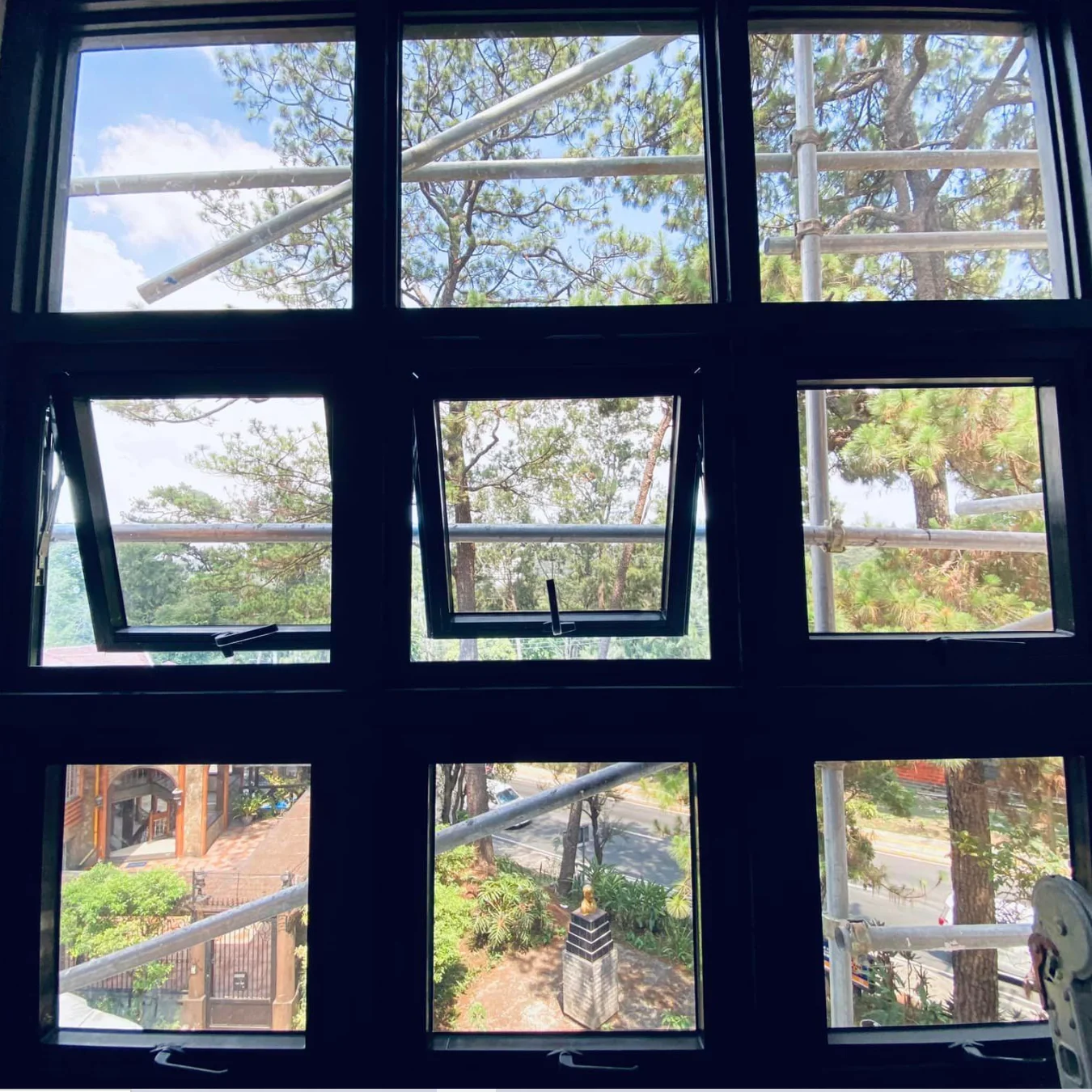 Beigeman Luxury Modern Style Aluminum Awning Windows Soundproof aluminum glass Windows bathroom Double-Glazed Top Hung Windows