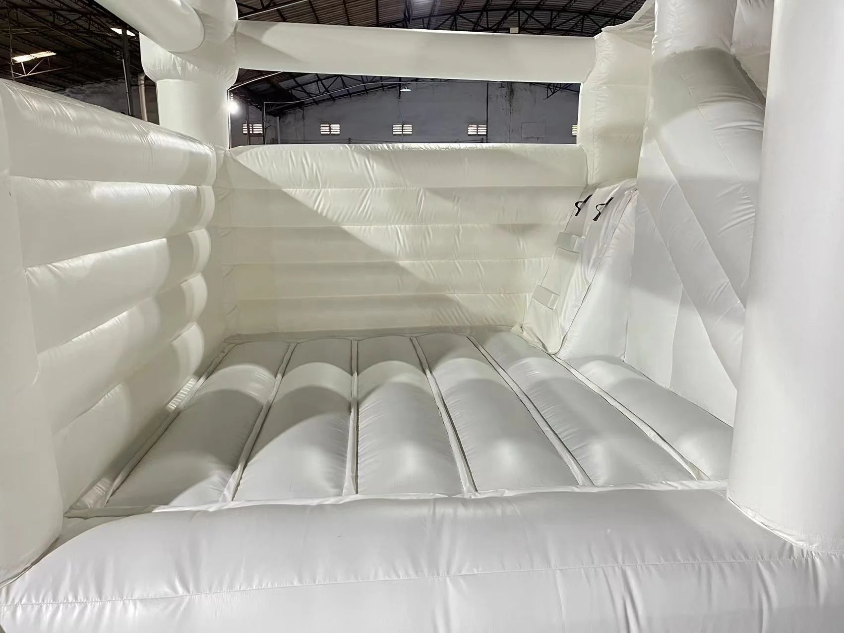 2024 Hot Sale Best Quality Inflatable white Bouncer 0.55mm PVC Tarpaulin with Plato Jumping Castle Games