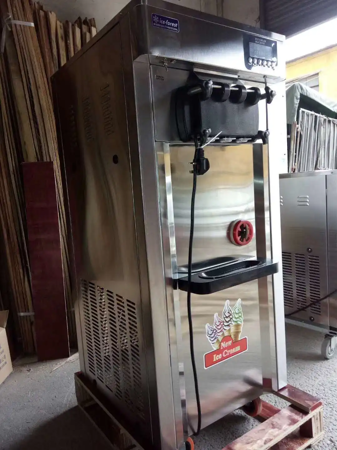  Коммерческая машина для производства мягкого мороженого с 2 конусами 3