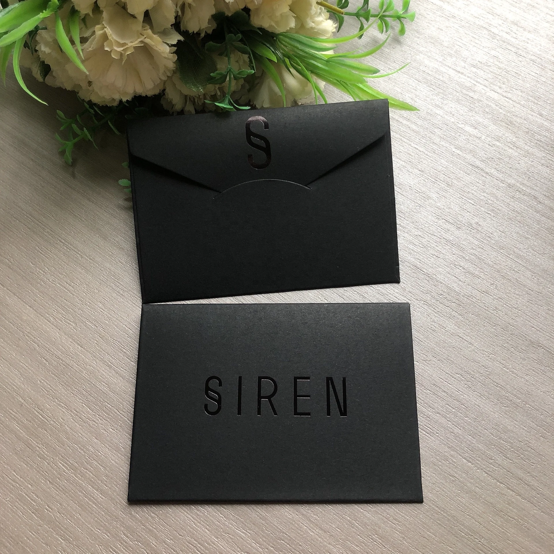 Custom Hot Stamping Black Foil Black Cardboard Paper Envelope for Jewelry Card /gift Voucher