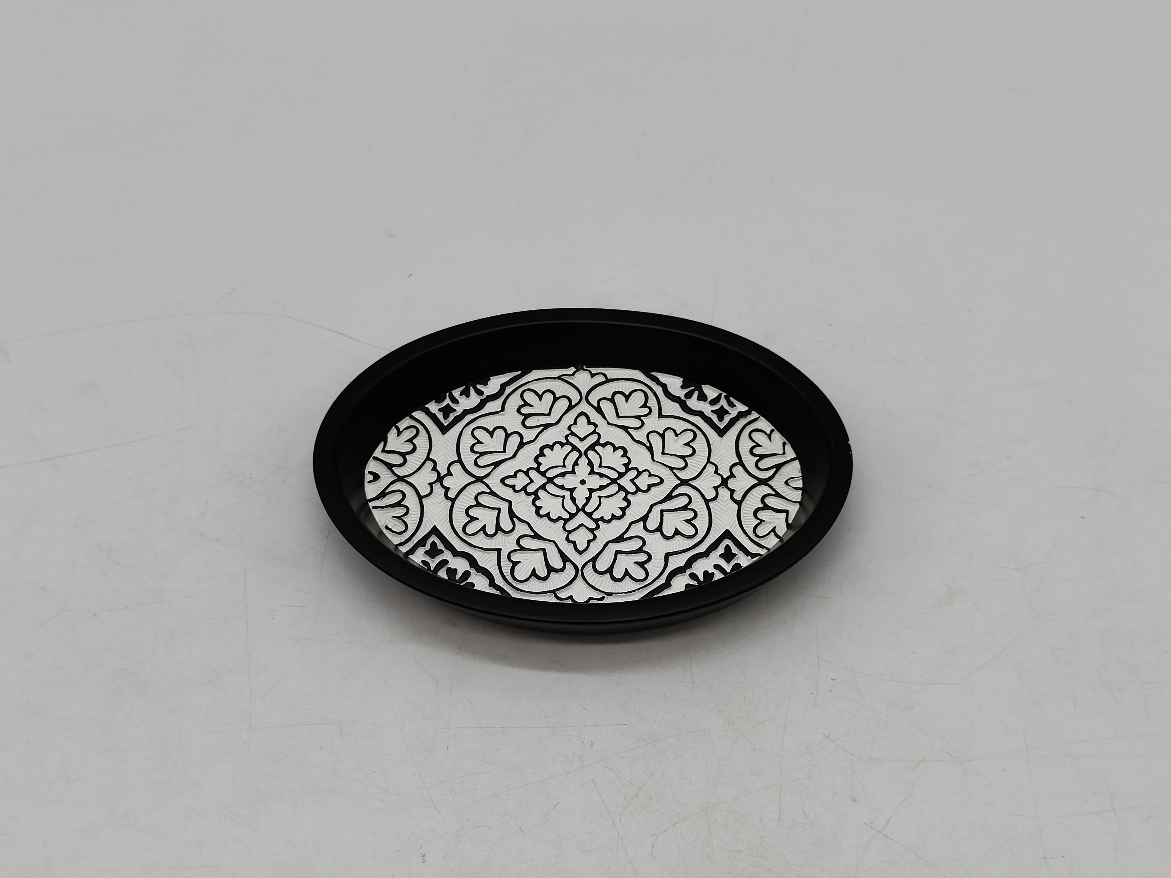 classic Engrave Effect Vintage Pattern Four Pieces toothbrush holder Full Set Bathroom Accessory Sets