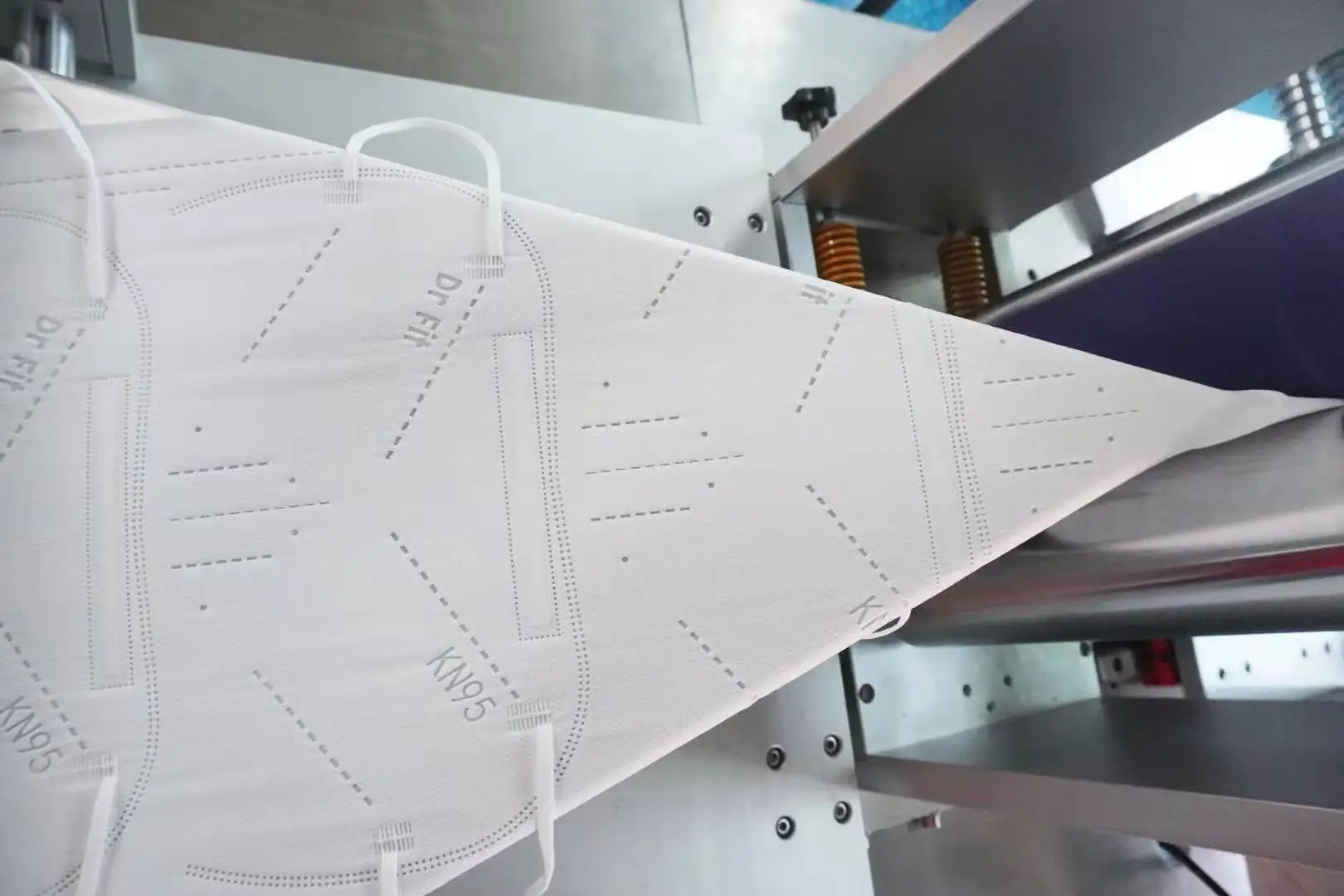 Automatic face mask machine Disposable Surgical Medical KN95 Face Mask Making Machine for kn95 and N95 face mask