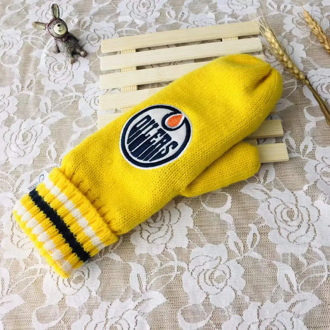 Hockey team ski snowboard snow fabric thin 100% cashmere adult fleece mittens for women custom logo