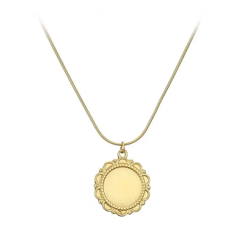 
Unique Design Round Sunflower Pendant Thin Snake Chain Accessories Women Necklaces 