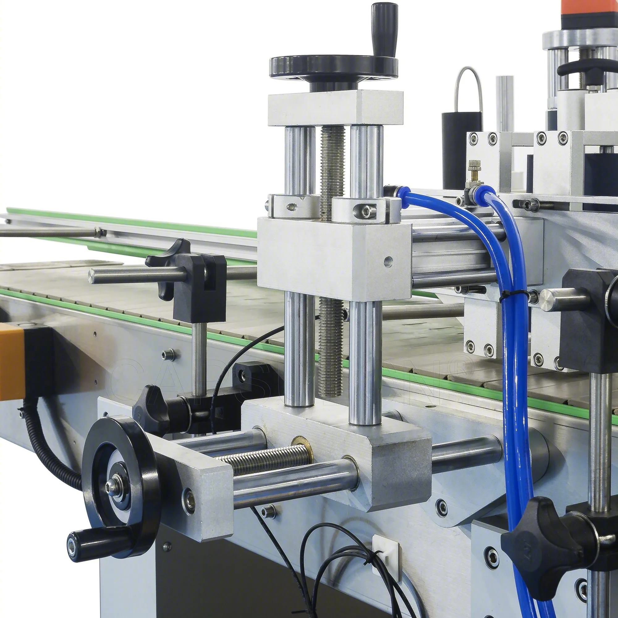 
T-21200 Jar Automatic Double-Sided Rolling Round Wine Water Bottle Labeling Machine Equipment 