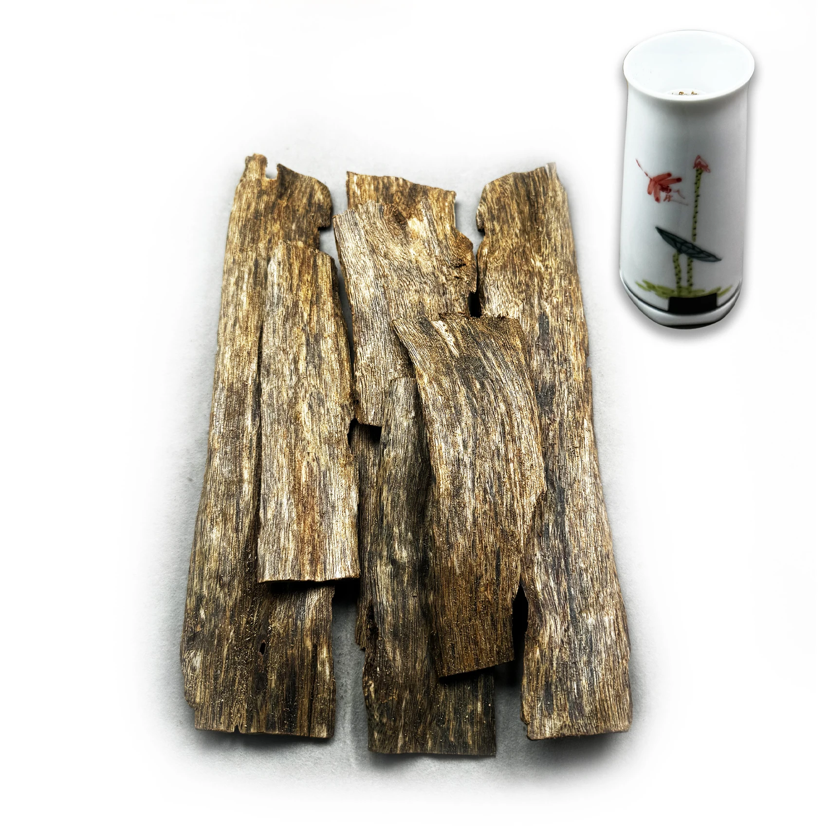 agarwood chips oud agarwood chps agar wood oud wood chips agarwood oud essential oil al attar musk oil from