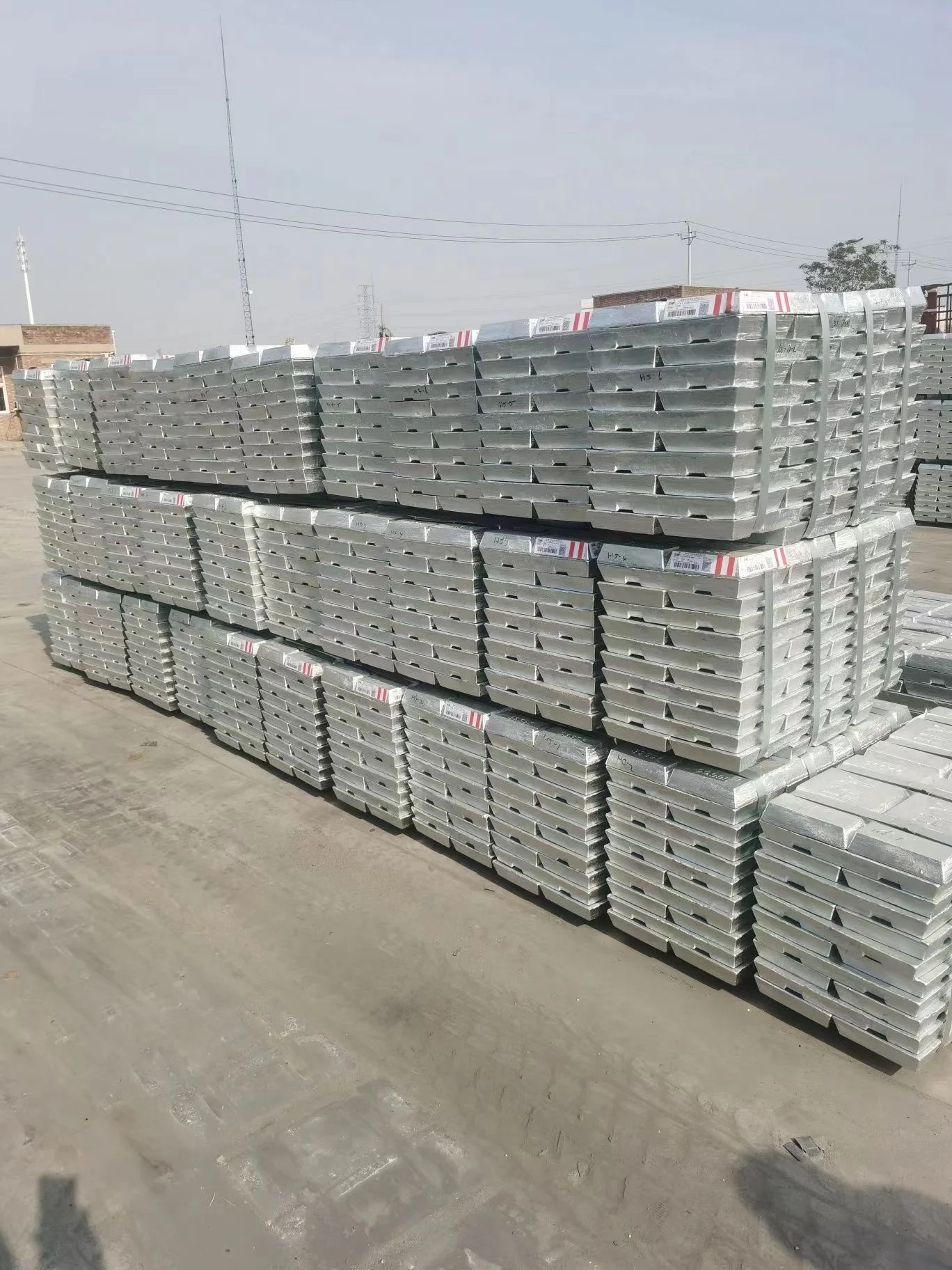 Hot Sales Zinc Ingots 99.995%  Pure  low Price