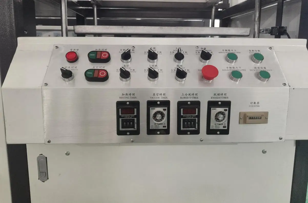 Semi automatic blister vacuum forming machine for plastic sheet