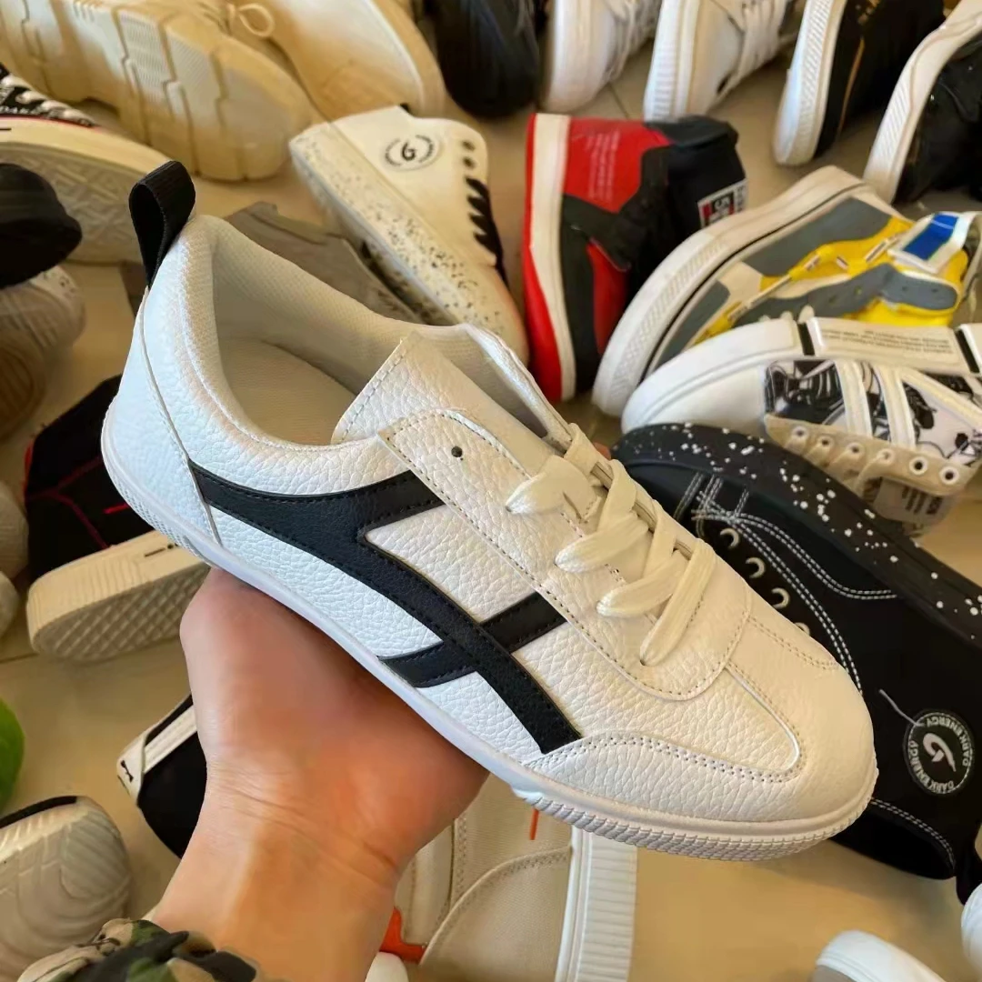 Wholesale New Design Famous Brand Designer Lace-Up Men Sport Shoes Male Running Shoes Sneakers Stock