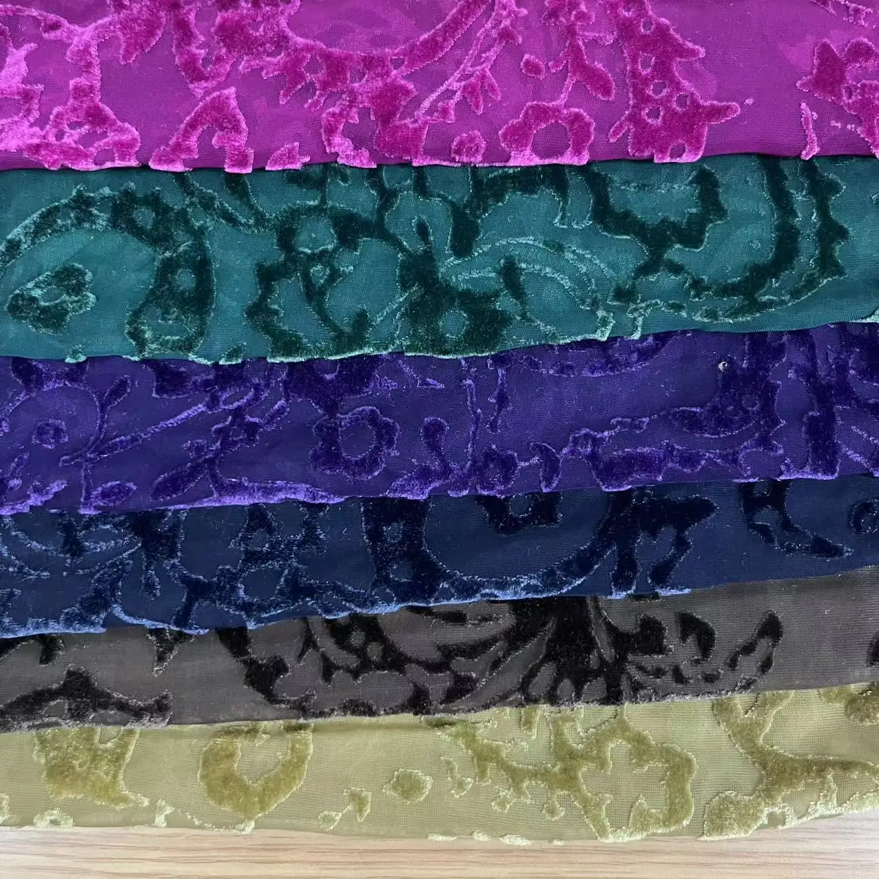 Nylon rayon Velvet Fabric silk like Velvet Rayon Wholesale  20%Nylon 80%rayon Velvet burn out For Scarf Fashion Clothing Fabric