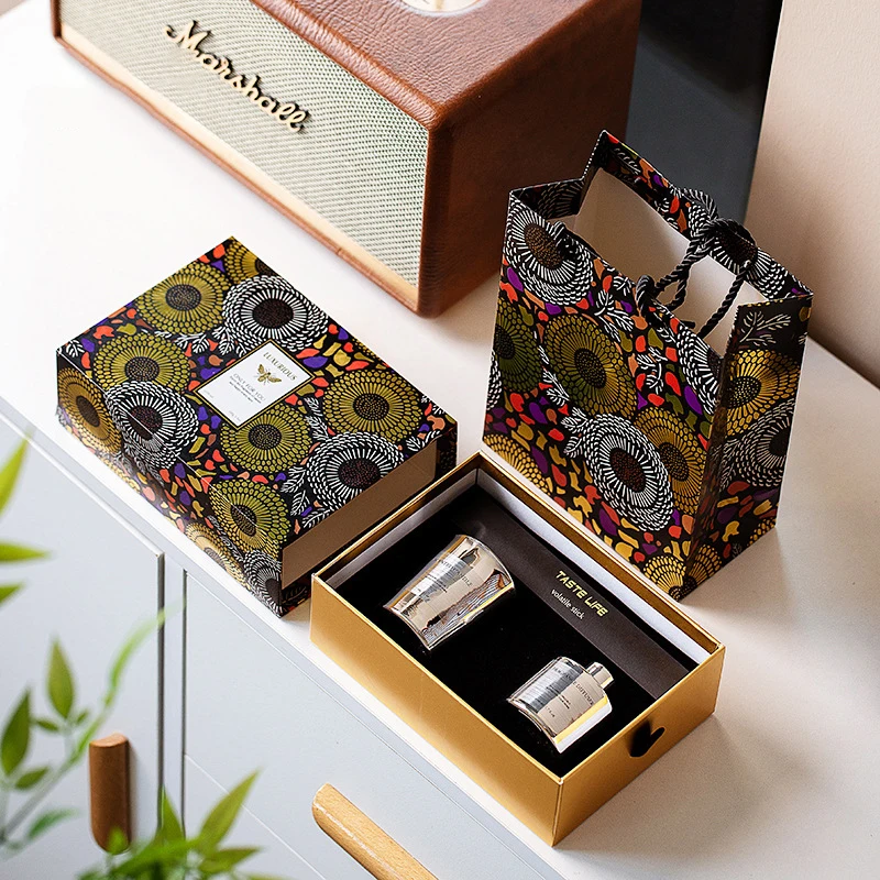 Souvenir Gift box set Private label Black silver electroplate reed diffuser and candle scented luxury set