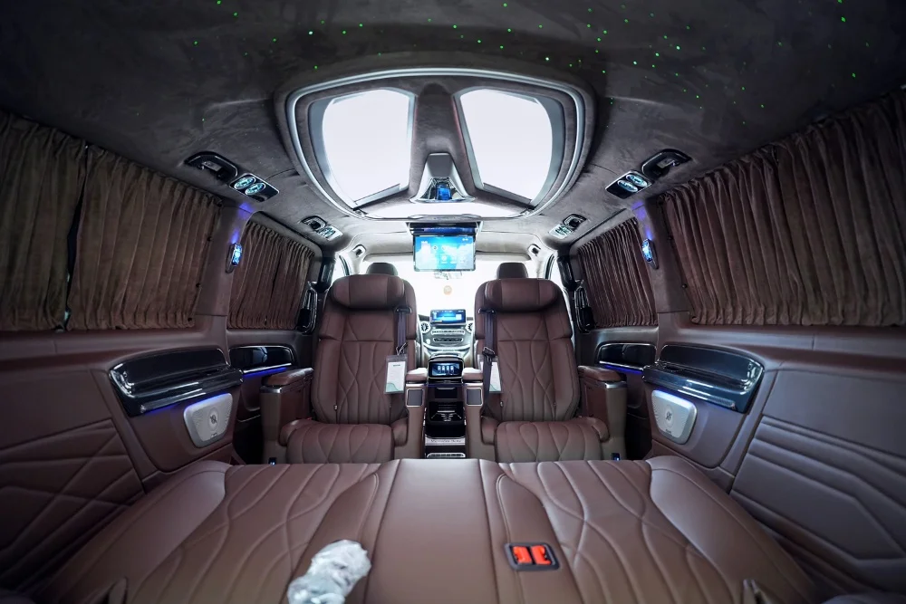 Brand New Mercedes-Benz Business Van Conversion Zero Mileage Automatic Gearbox Turbo Customizable Leather R18 Dark 4L Electric