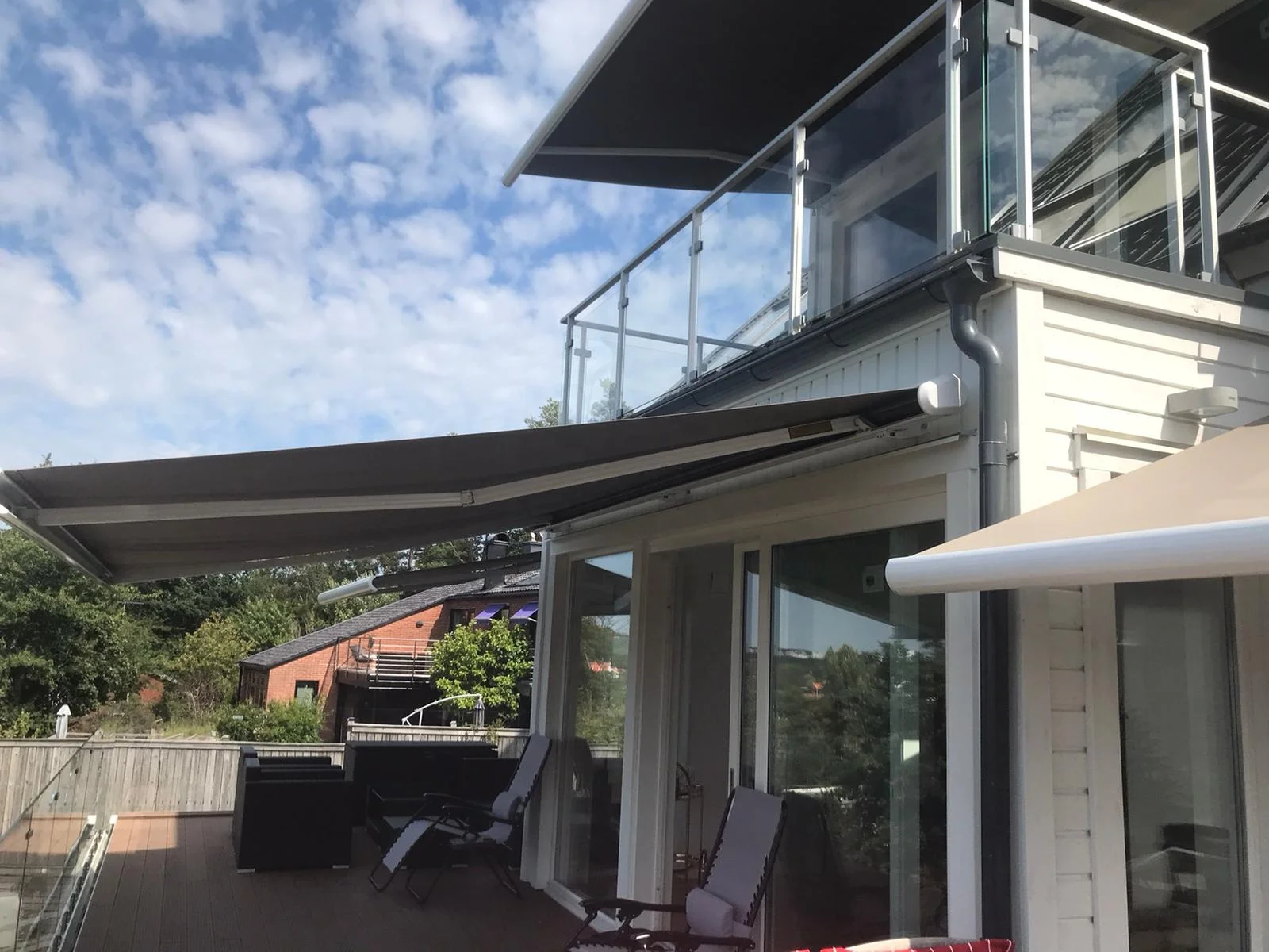 
Outdoor High Quality Aluminum Frame Outdoor Electric Patio Garden Big Size Retractable Awning with weather sensor 