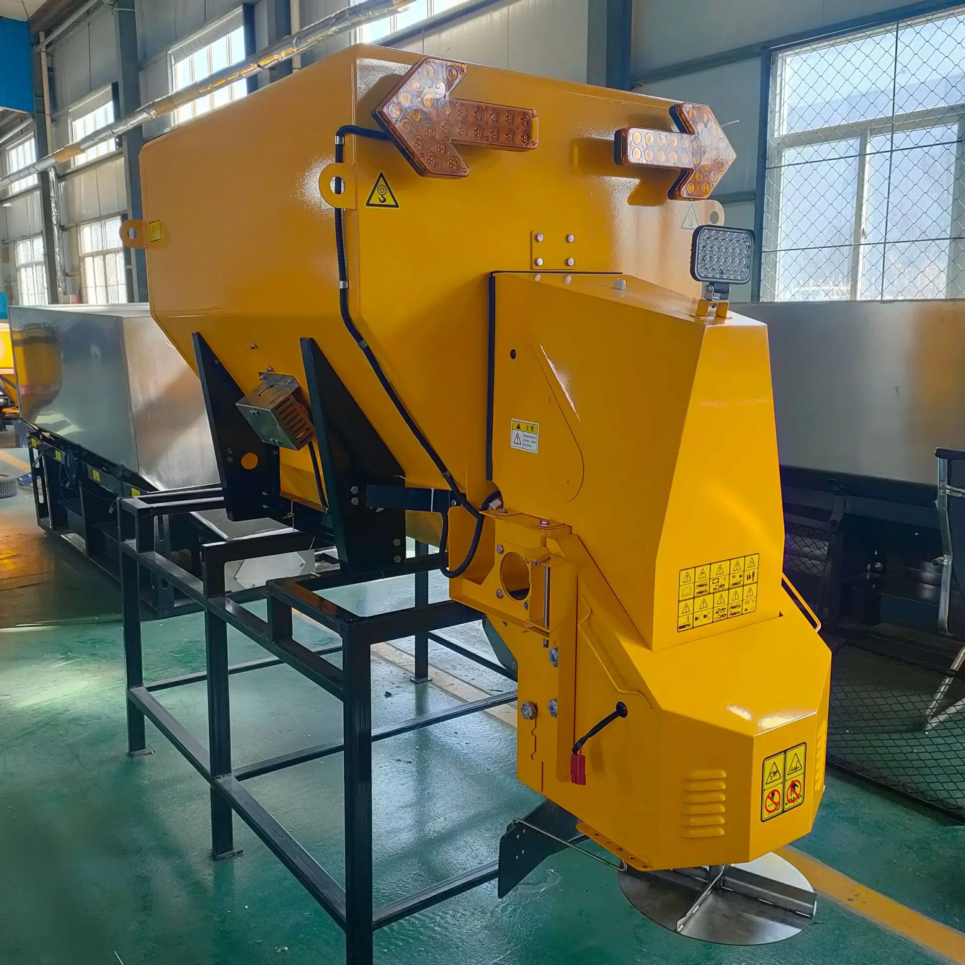 Multi functional snow melting agent spreader for automotive ice melting spreader