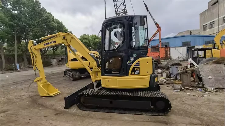 Экскаватор pc35-2 komatsu 3 тонны Рабочий вес разумная цена основные компоненты двигателя двигатель насоса